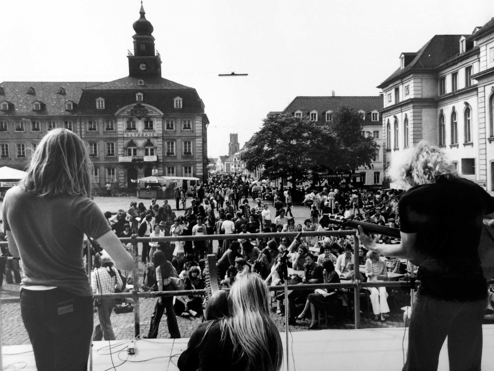 An Erming beim Altstadtfest auf der Bühne am Schloss in den 70er Jahren